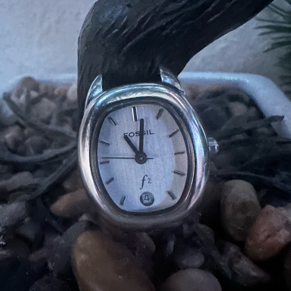 watch - Picture 1 of 9